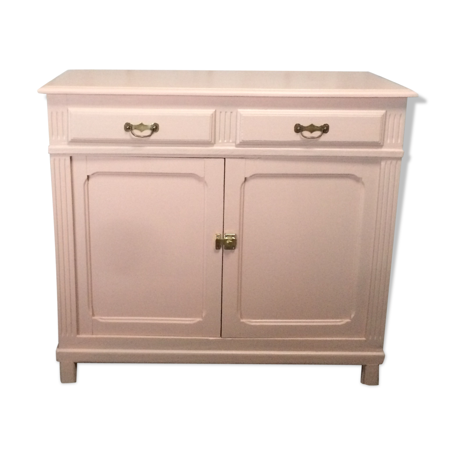 Buffet parisien vintage rose pâle