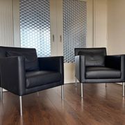 2 fauteuils de salon modernistes allemands en cuir noir et acier de Walter Knoll