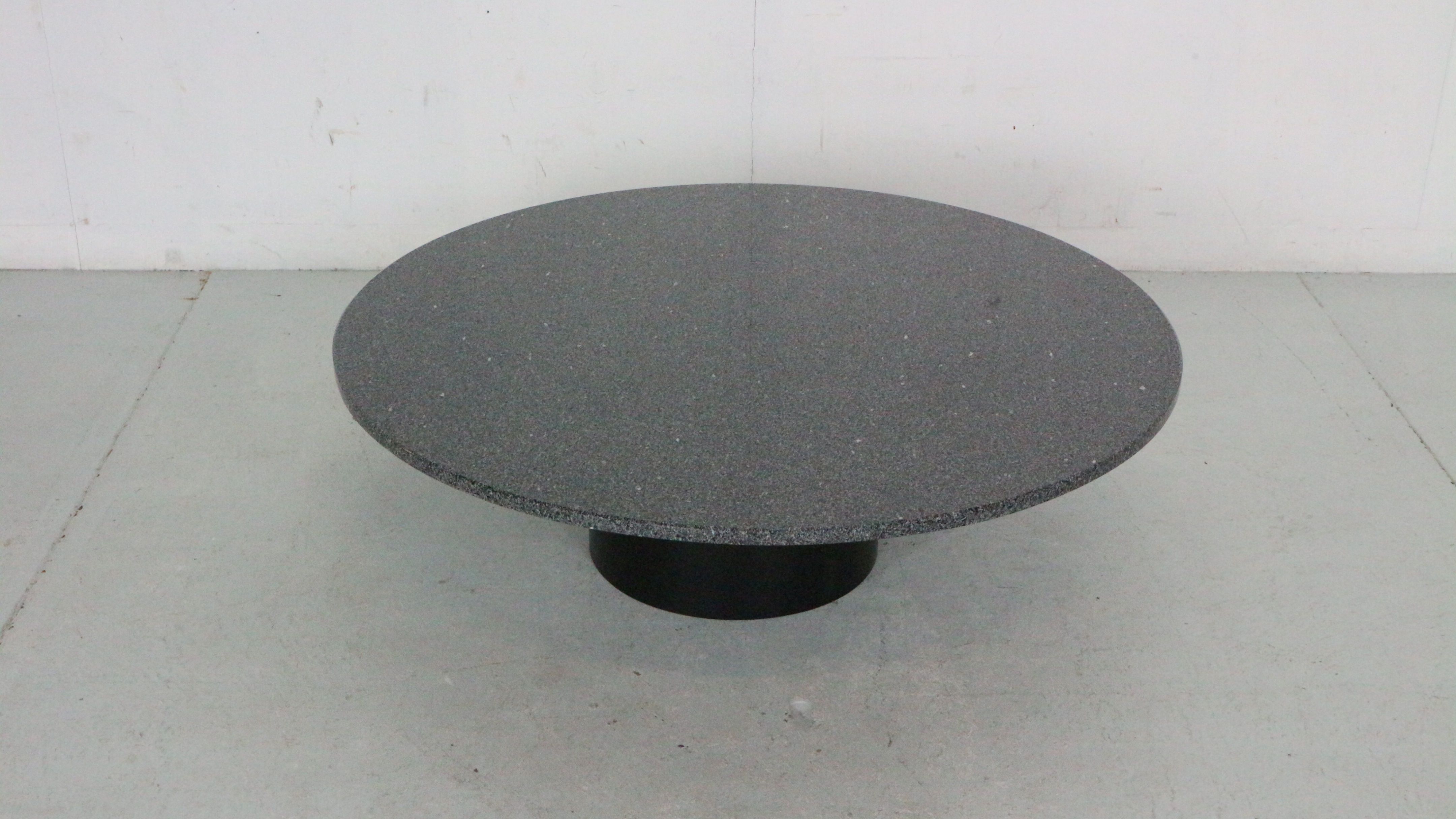 Mid-century  granite stone round coffee table, 1970's italy