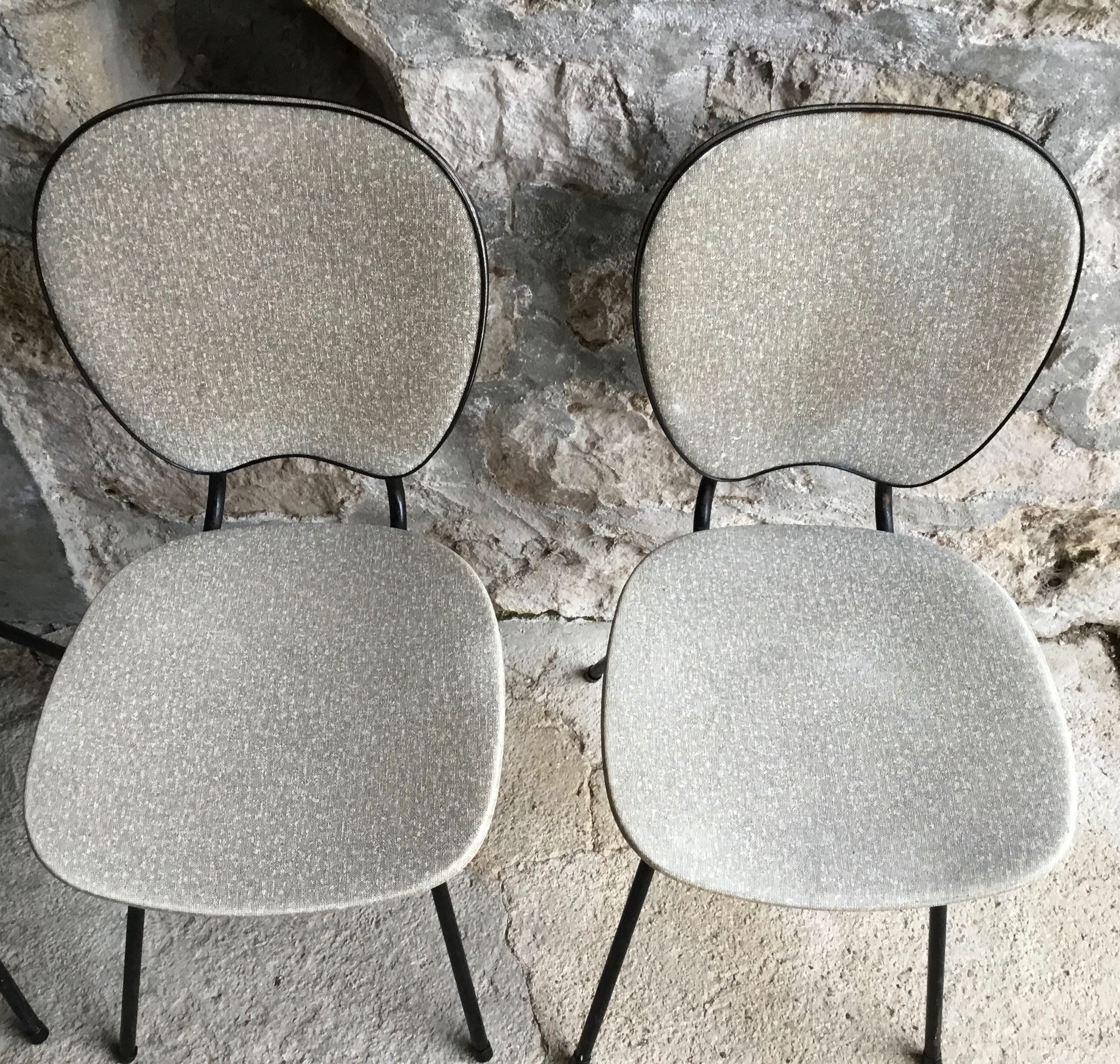 Set of 4 vintage chairs black tubular base 1950
