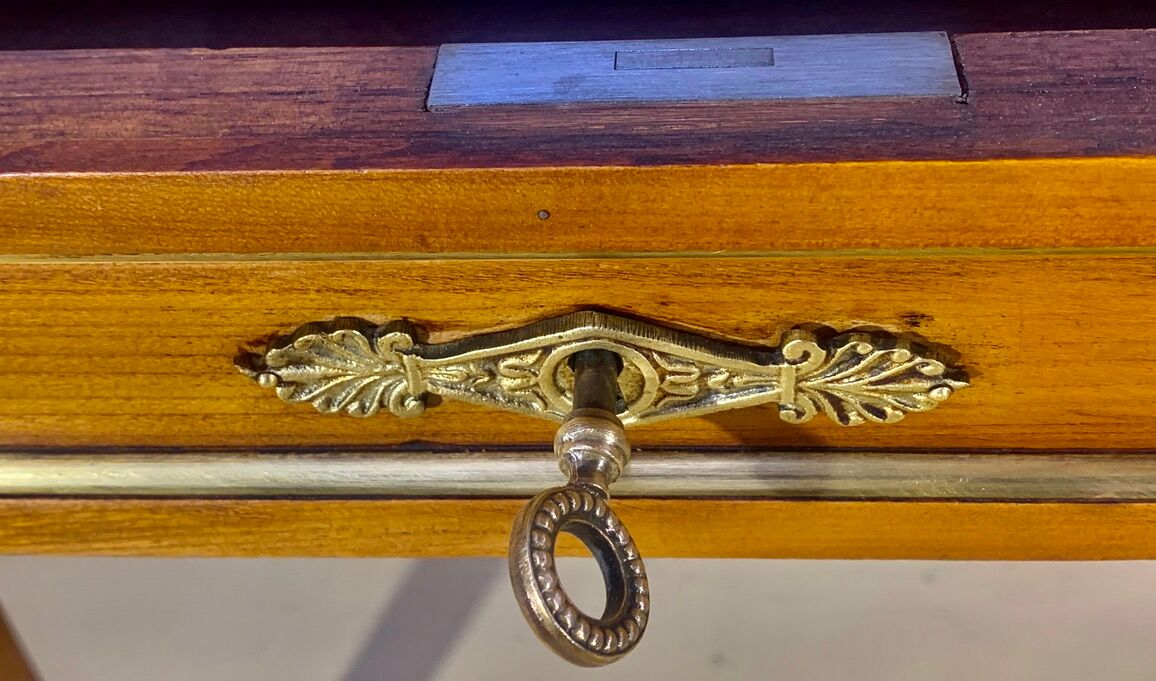 Bureau de style Louis XVI