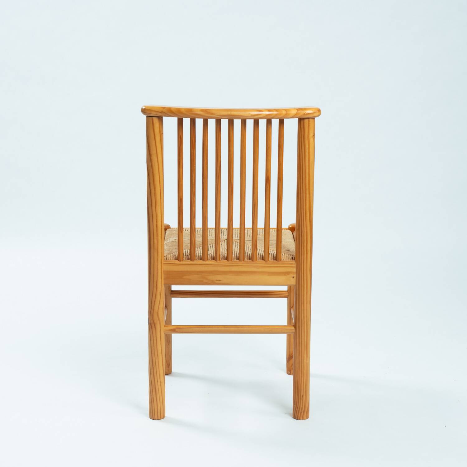 2 vintage chairs in pinewood with braided seat, 1970s
