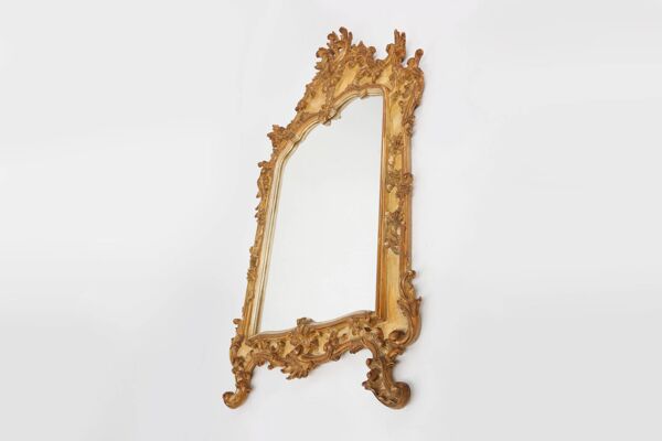 Miroir décoratif intemporel de style rococo en résine dorée, Belgique années 1950