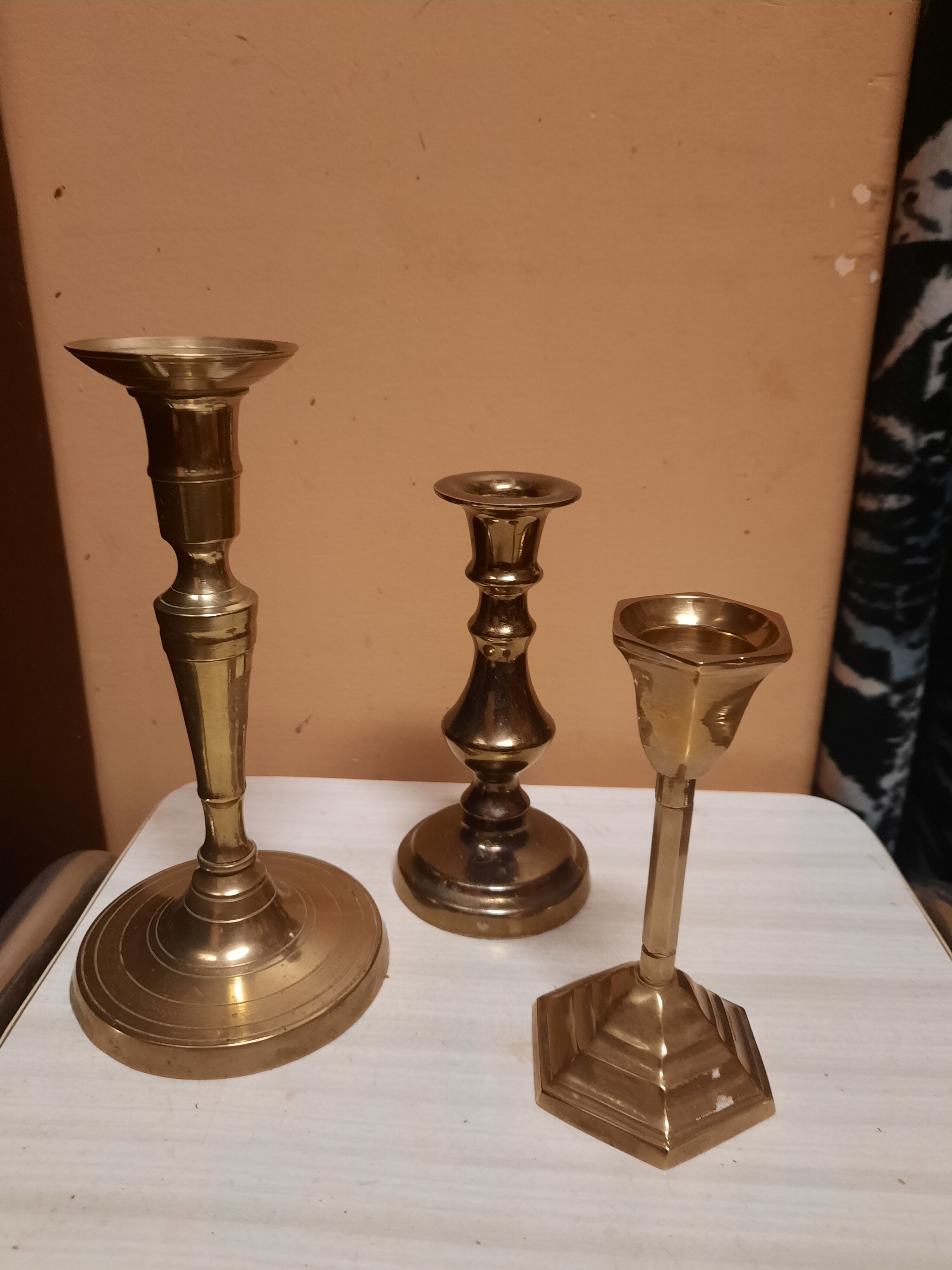 Trio de bougeoirs en bronze