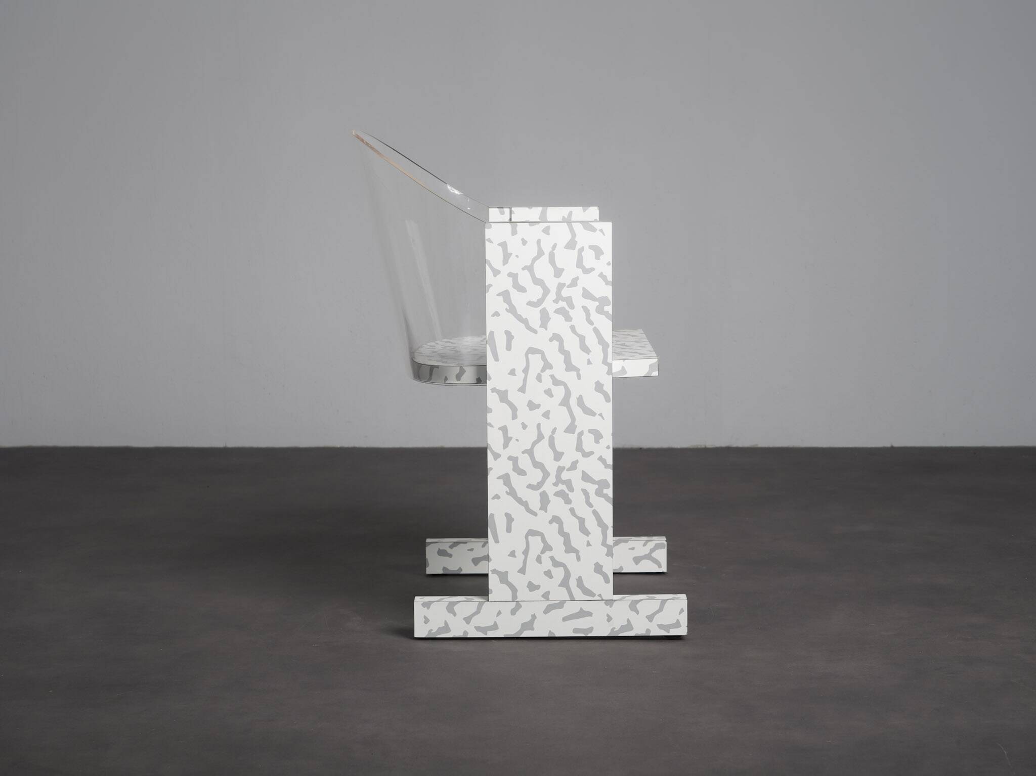 Fauteuil Teodora par Ettore Sottsass pour Vitra, Suisse, 1987