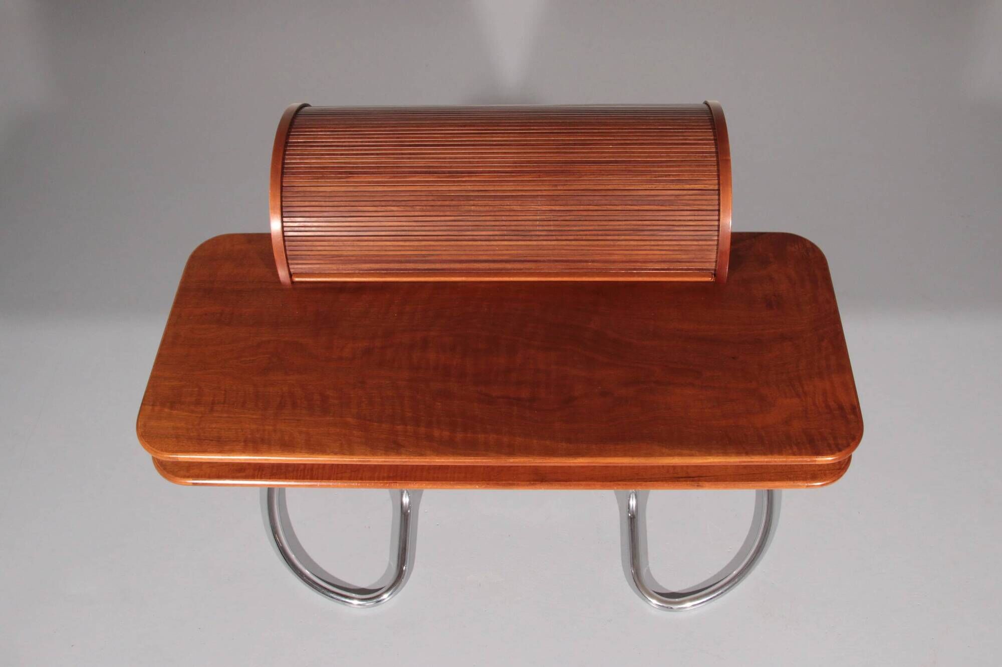 Italian design “Maia” walnut desk by Giotto Stoppino for Bernini, 1960s