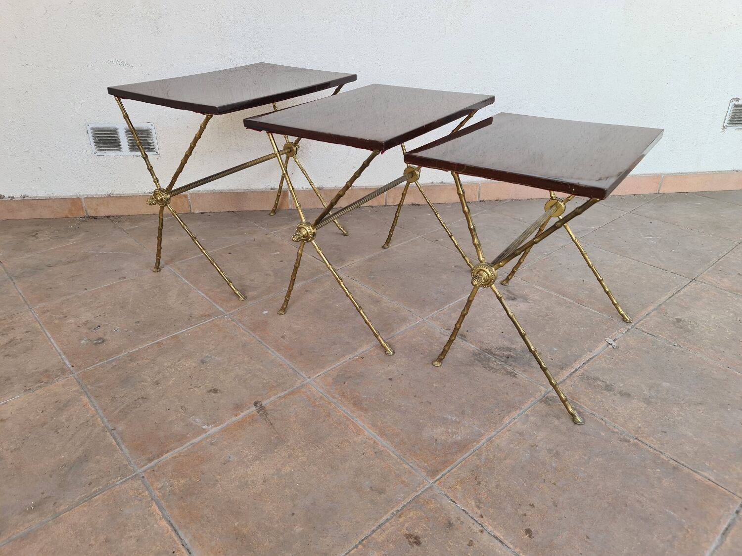 Série de 3 tables gigognes avec pieds en x