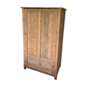 Armoire de type bonnetière
