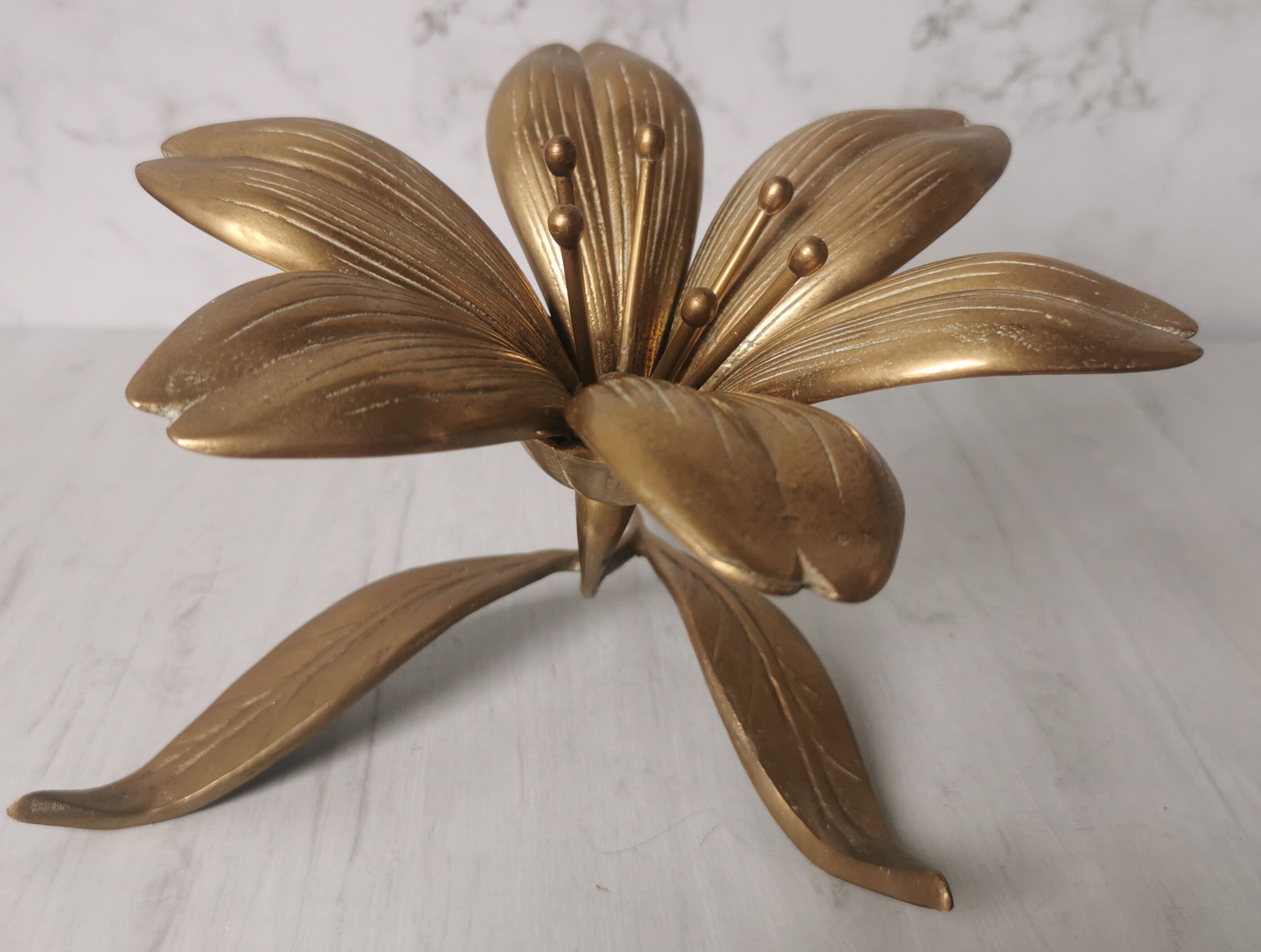 Brass ashtray fleur de lys with petals