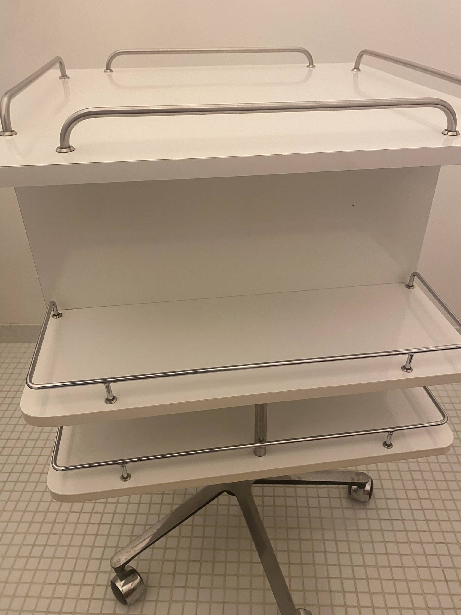 Desserte à roulettes de dentiste - Meuble de métier