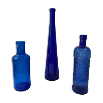 Lot de 3 bouteilles en verre bleu cobalt