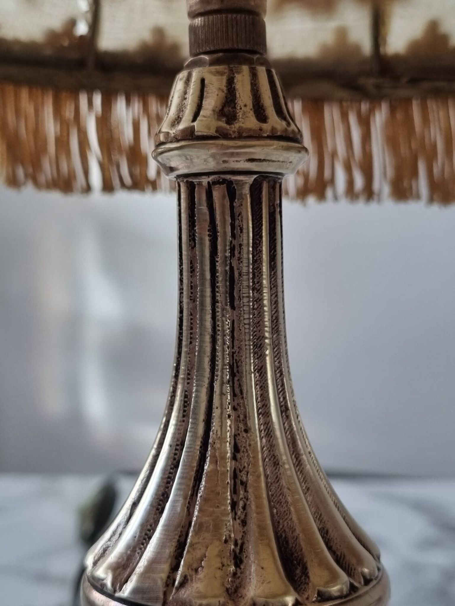Lampe en laiton avec abat jour nacre vintage
