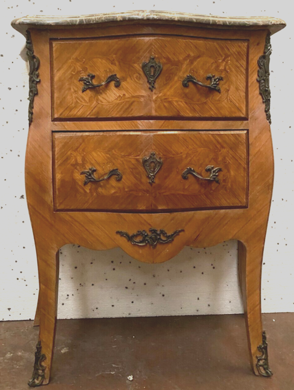 Commode galbée de style Louis XV en marqueterie XX siècle