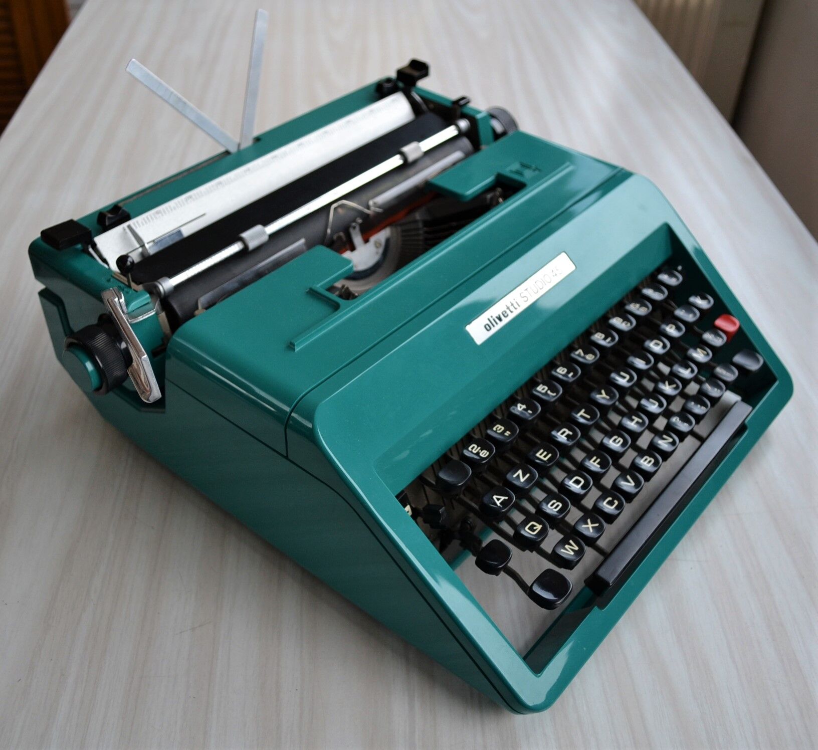 Olivetti Studio 45 mechanical typewriter from the 70s 80s