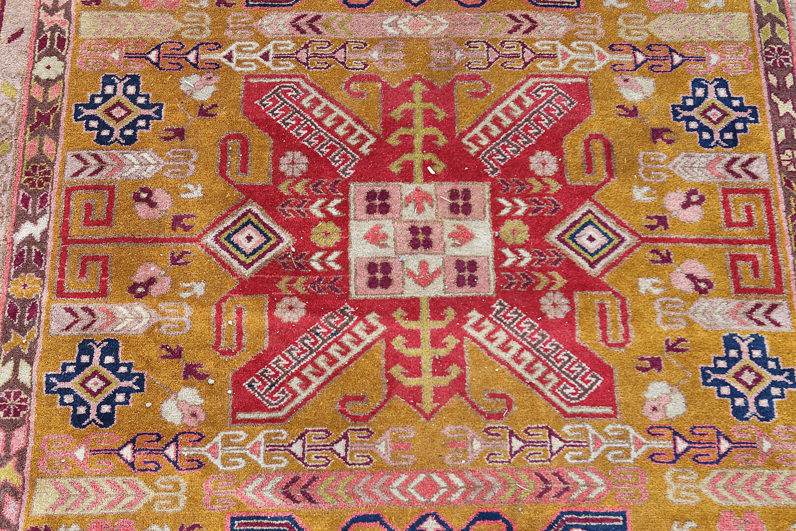 Carpet 171x253 cm
