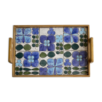 70s tiled plateau