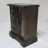 Wooden jewelry box