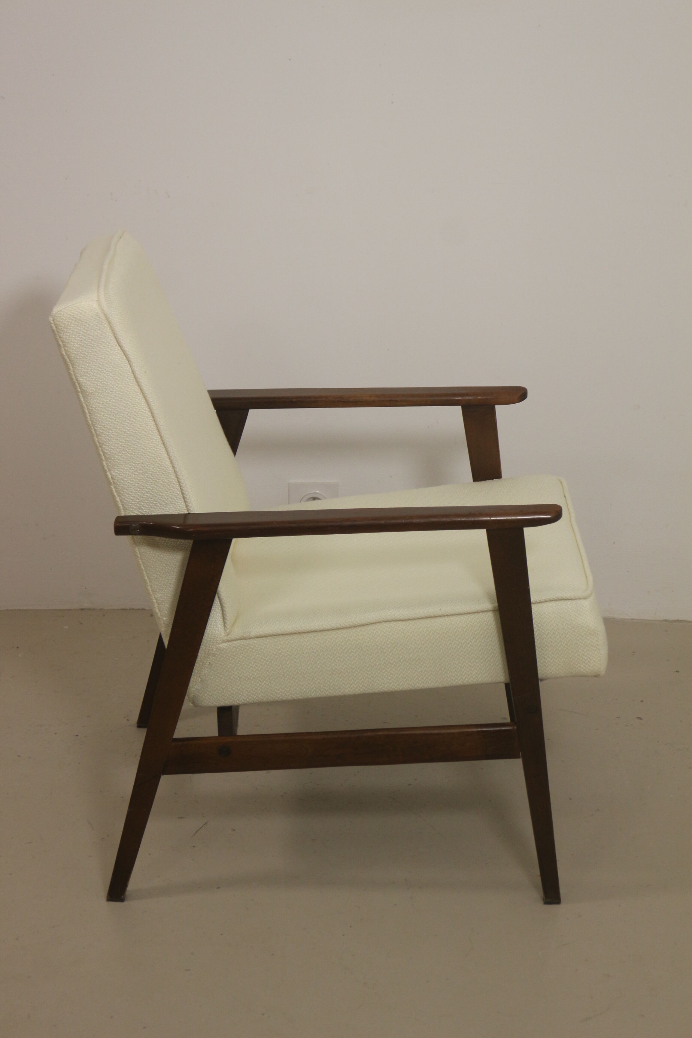 Fauteuil Henryk Lis 300-190 année 70. Réf Sophia.