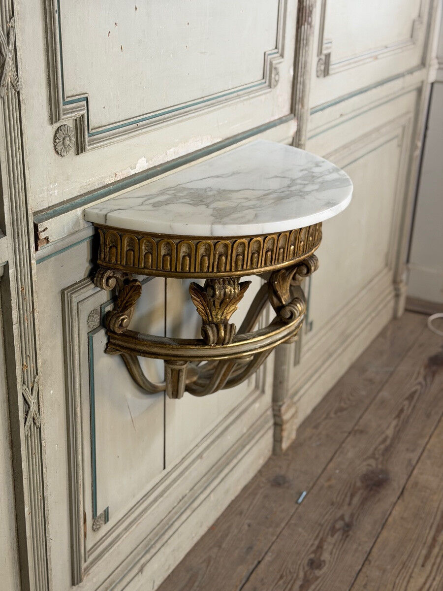 Console en bois sculpté de style Louis XVI vers 1900