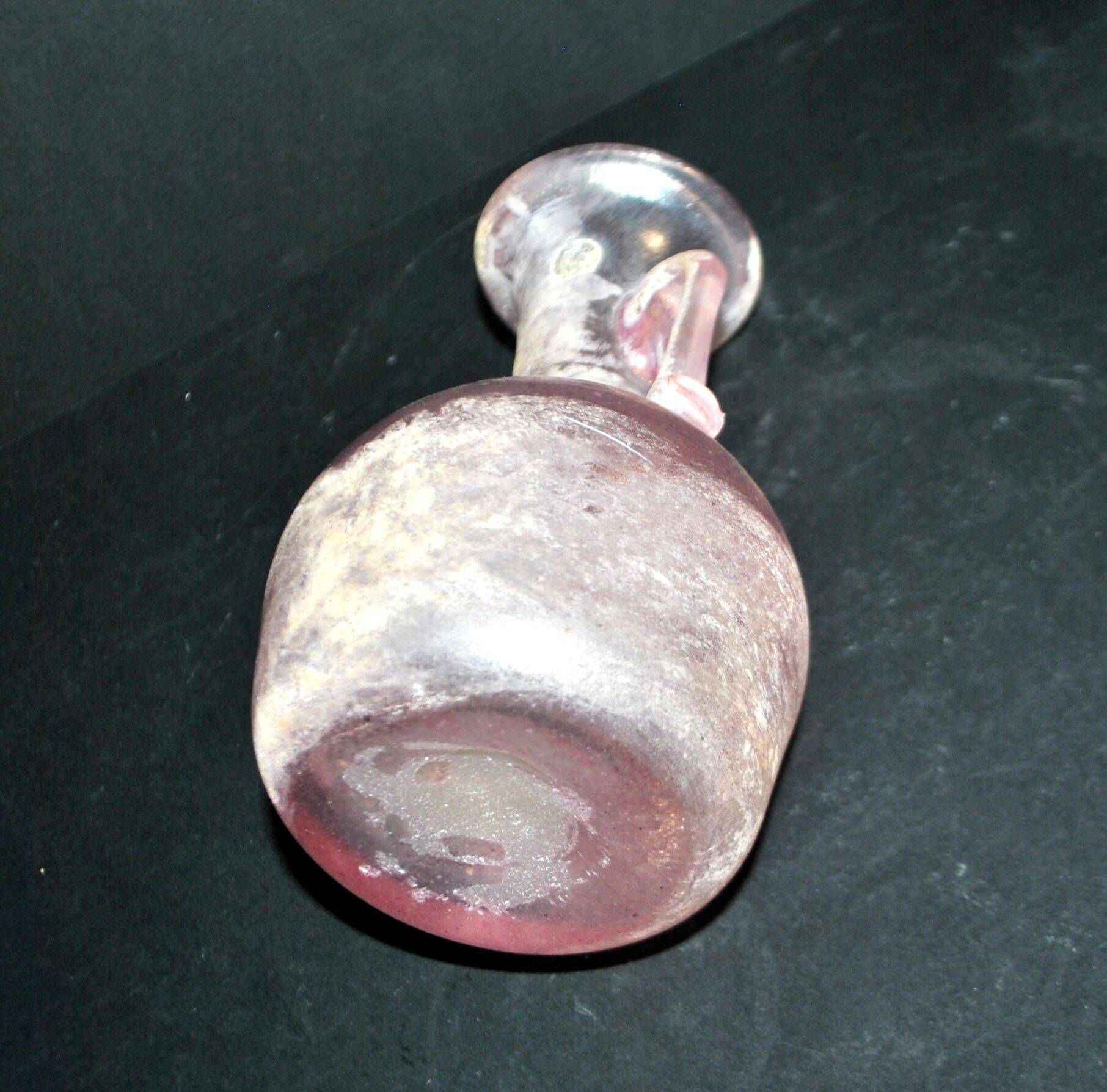 Antique amphora vase in iridescent pink blown glass – Murano, Italy, 20th century