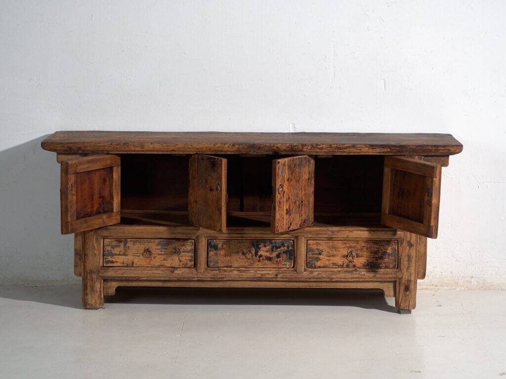 Low buffet in elm with four doors and three drawers – China, circa 1930