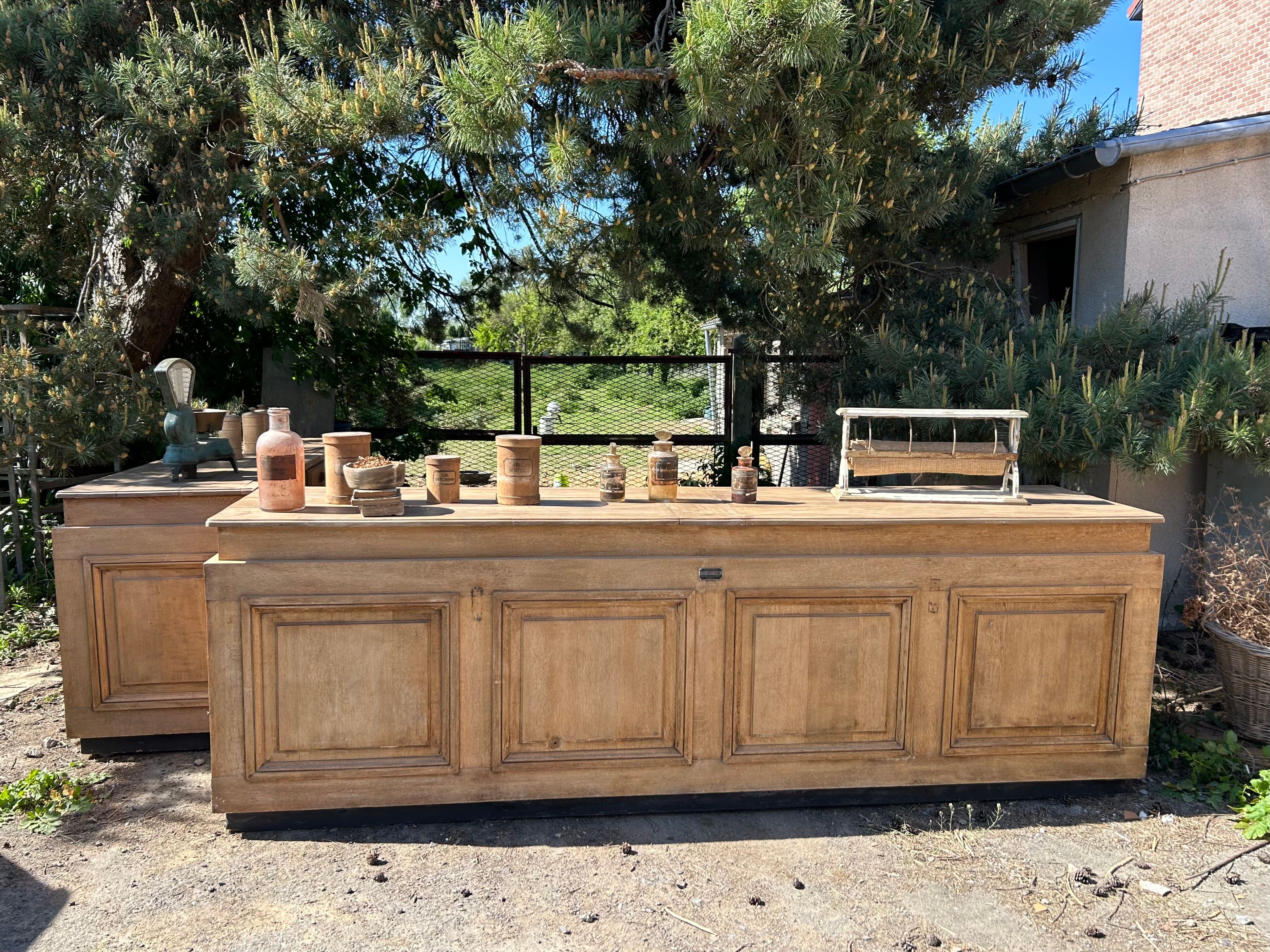 Exceptional large oak counter 288 cm