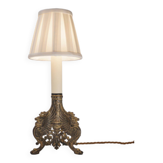 Lampe de table antique de style néo-gothique victorien griffons lions, étain doré, années 1880 environ, anglais
