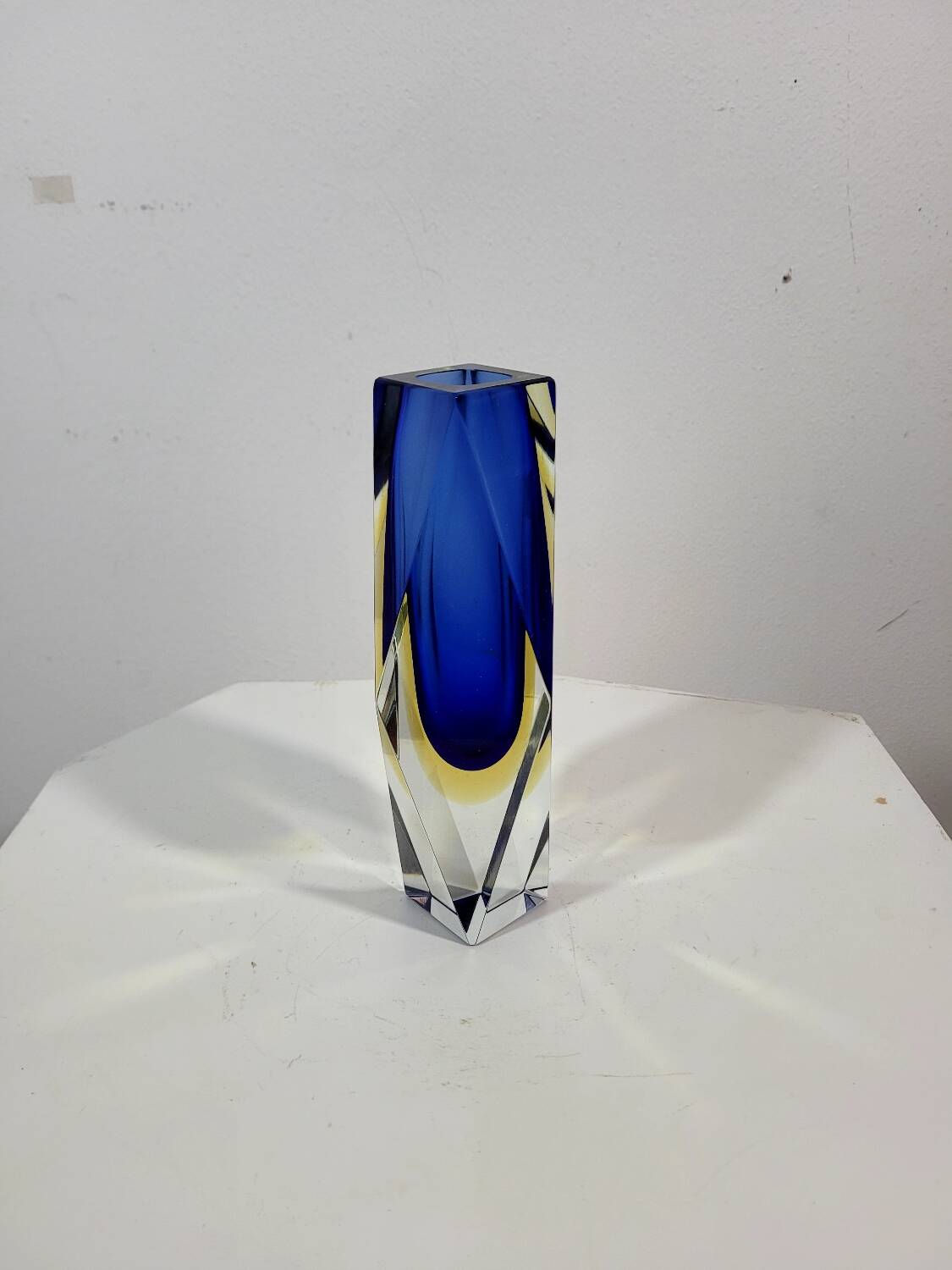 Murano flavio poli vase carré vintage en verre bleu et jaune
