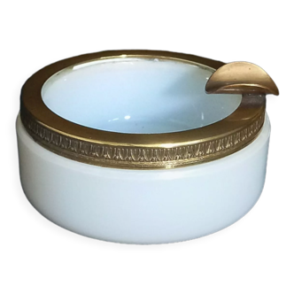 Ashtray in white opaline and gilded bronze
