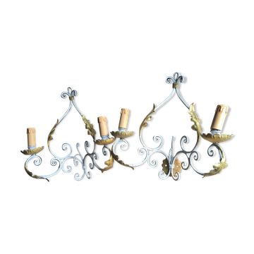 Paire d’appliques en fer forgé en état de marche.