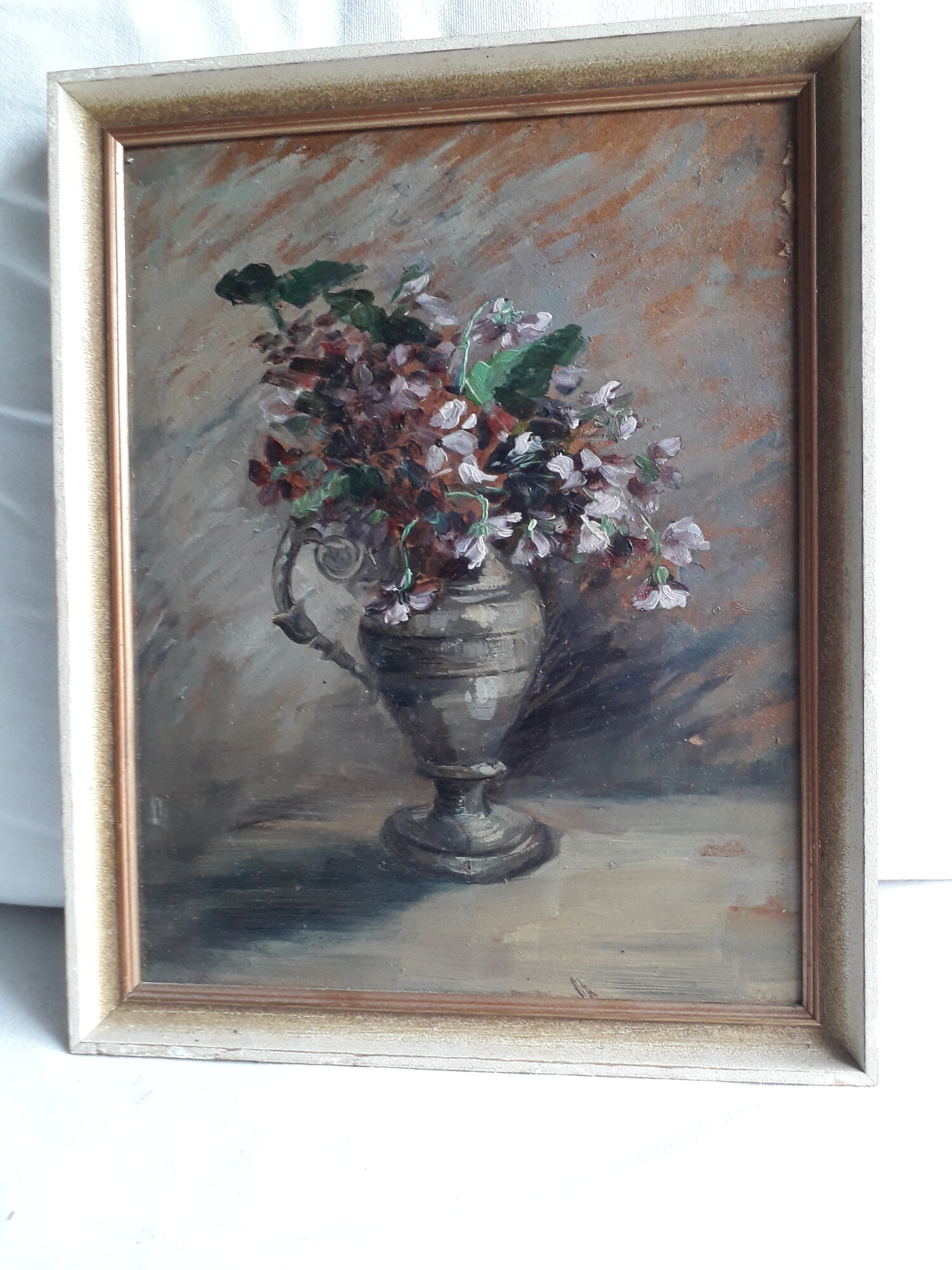 Old painting depicting a bouquet of flowers