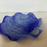 Baguier en pâte de verre bleu cobalt à bord dentelé