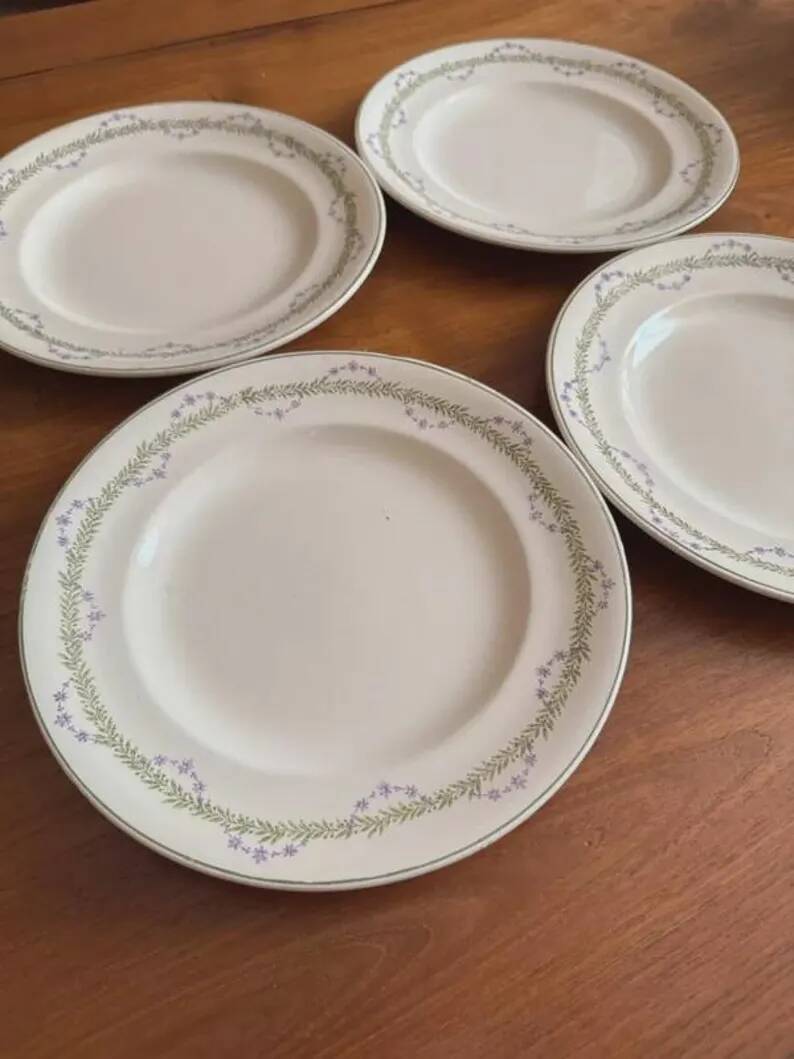 Set of 4 flat plates Longwy model Loridan – Antique earthenware from the late 19th to early 20th century.