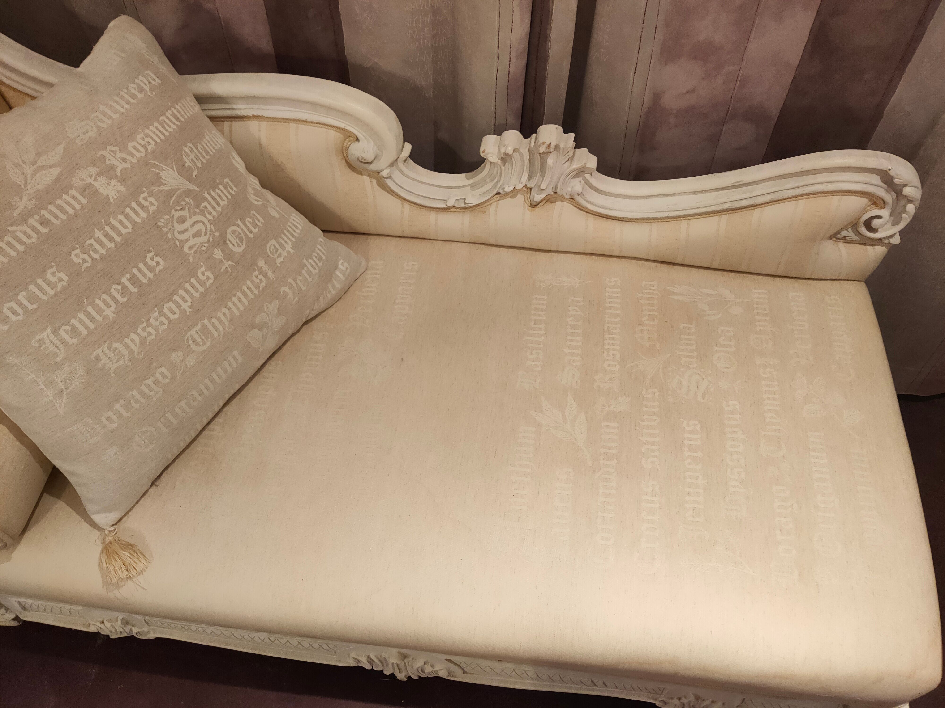 Baroque style sleeper