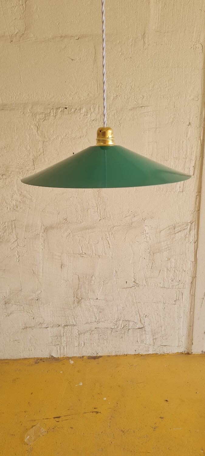 Pendant lamp in enamelled sheet metal