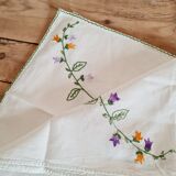 Set of 10 white towels embroidered flowers