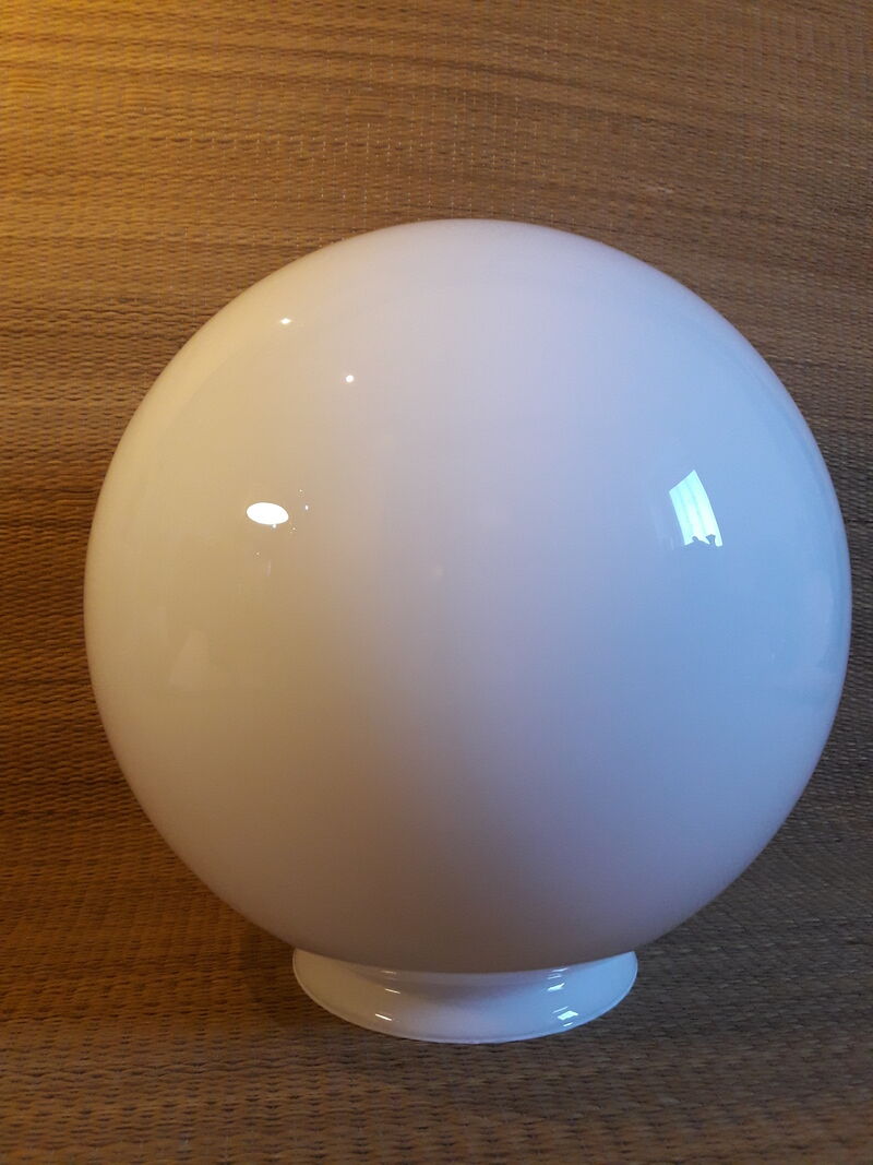 Globe 25cm old white glass