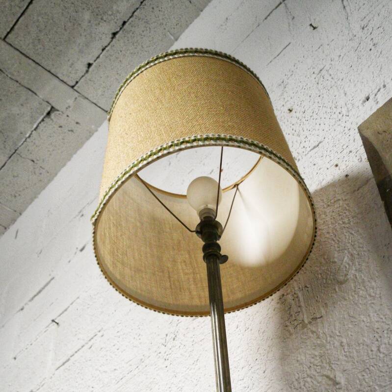 Tripod floor lamp in gilded bronze
