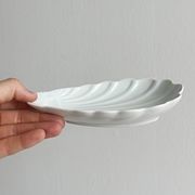 Lot de ramequins en porcelaine blanche, forme coquille nervurée