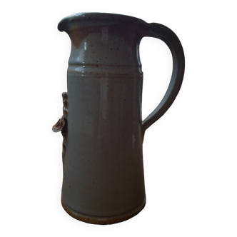 Catido ceramic pitcher