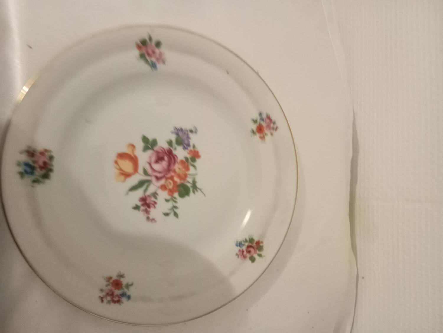 Set of 6 dinner plates and 6 dessert plates.