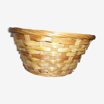 Two-coloured bread or fruit basket