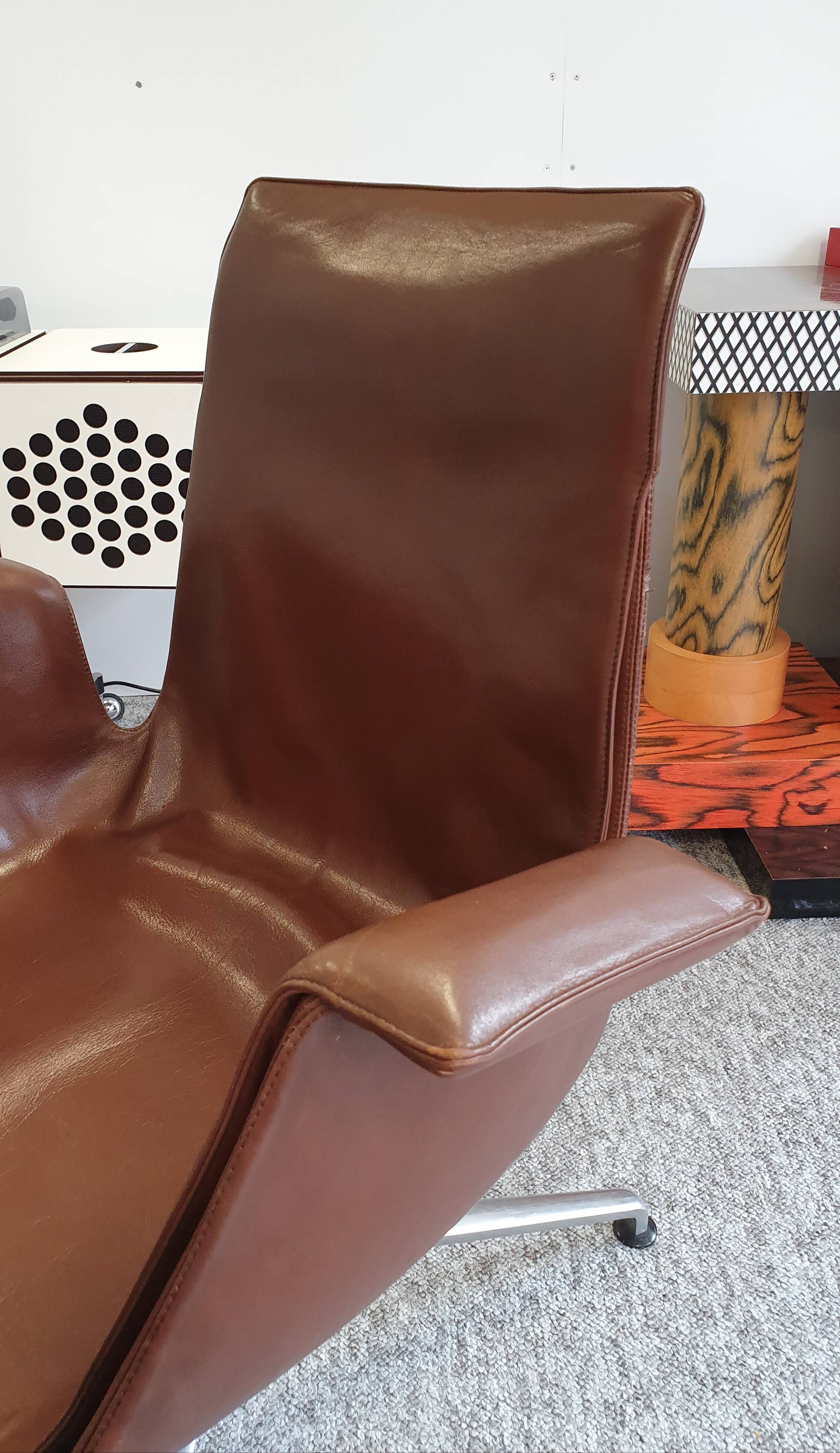 Tulip Chair by Jørgen Kastholm & Preben Fabricius Kill International