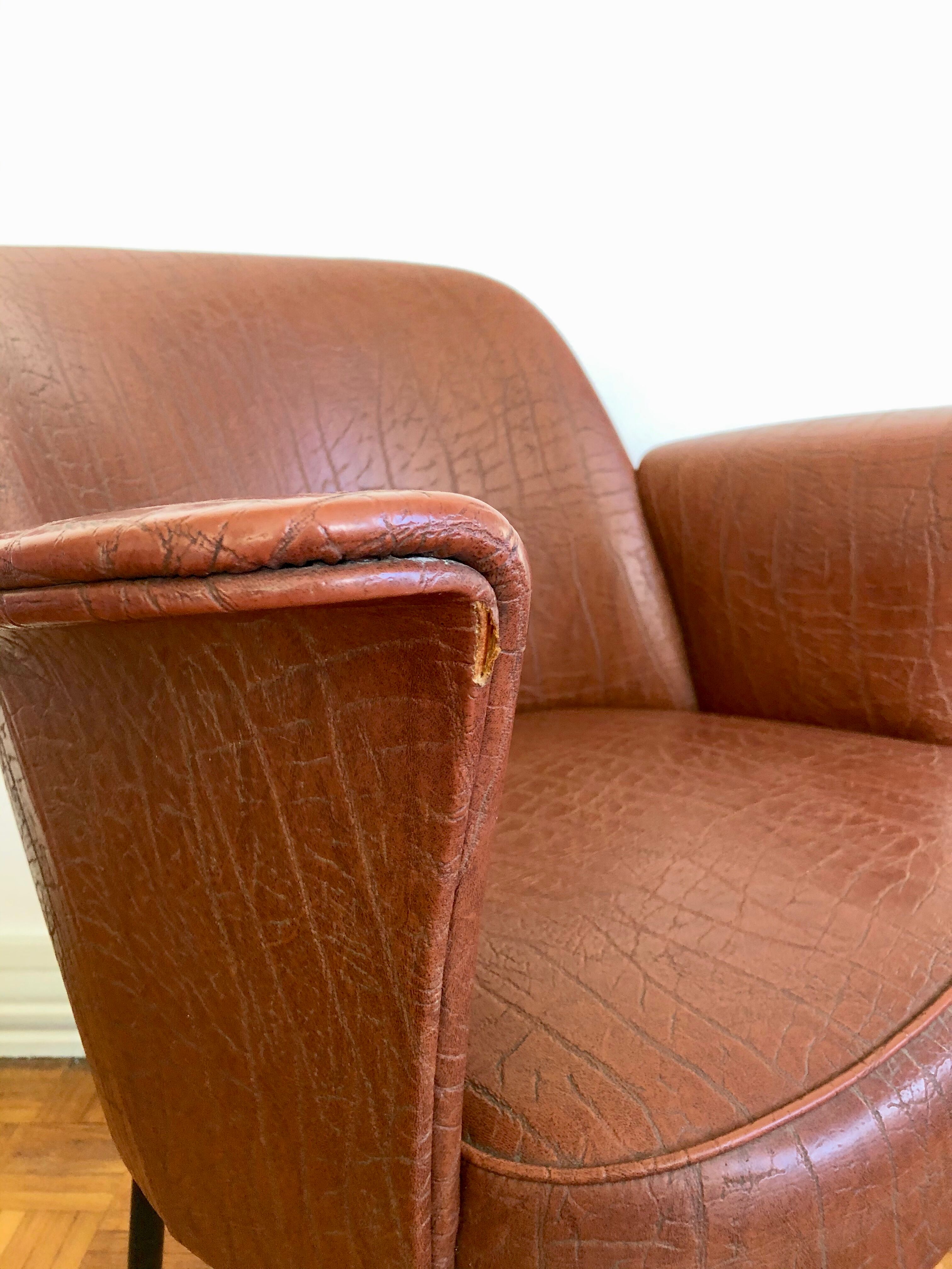 Fauteuil 1960 simili cuir imitation croco