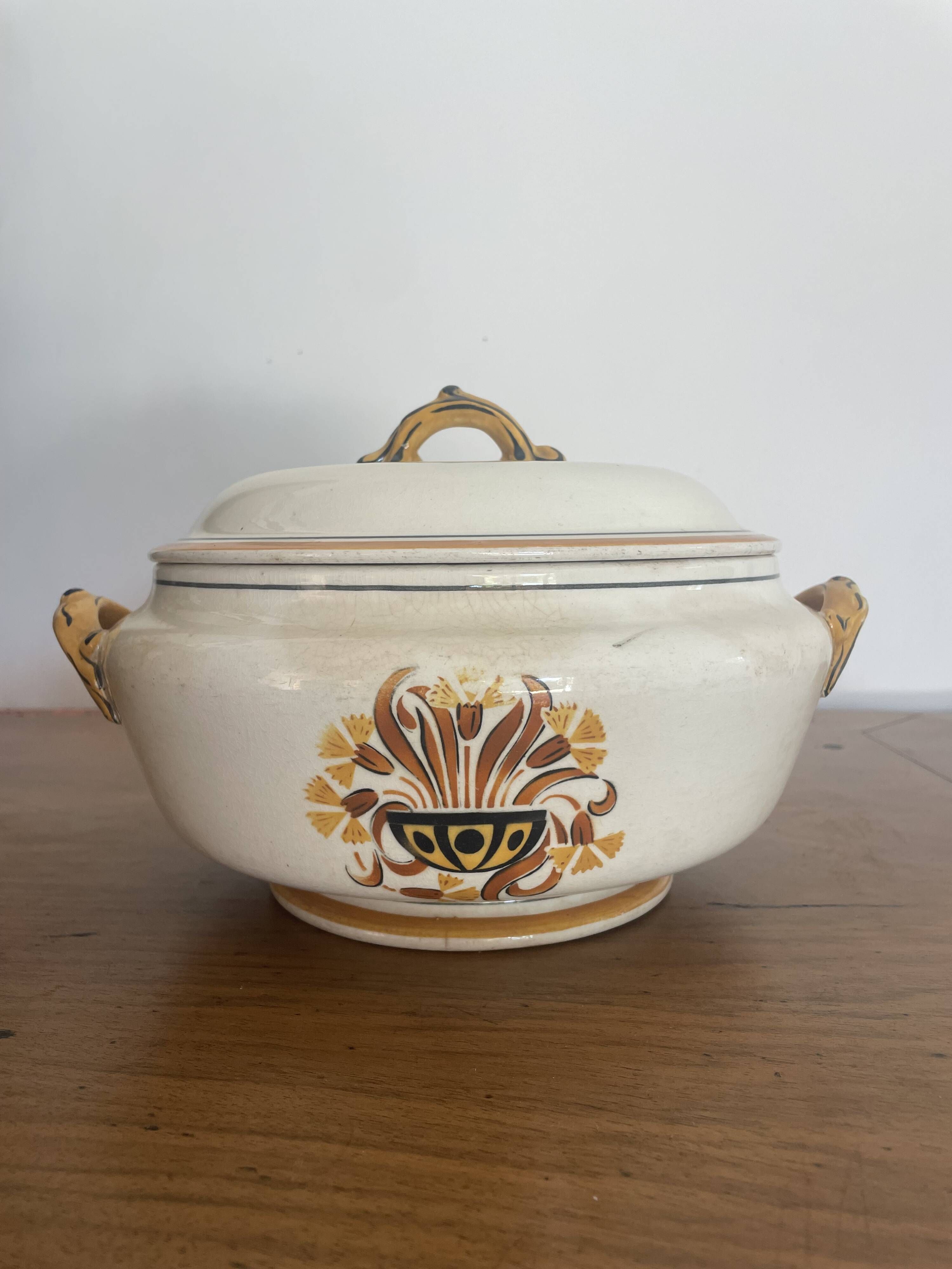 Antique soup tureen Creil and Montereau model "Oeillet"