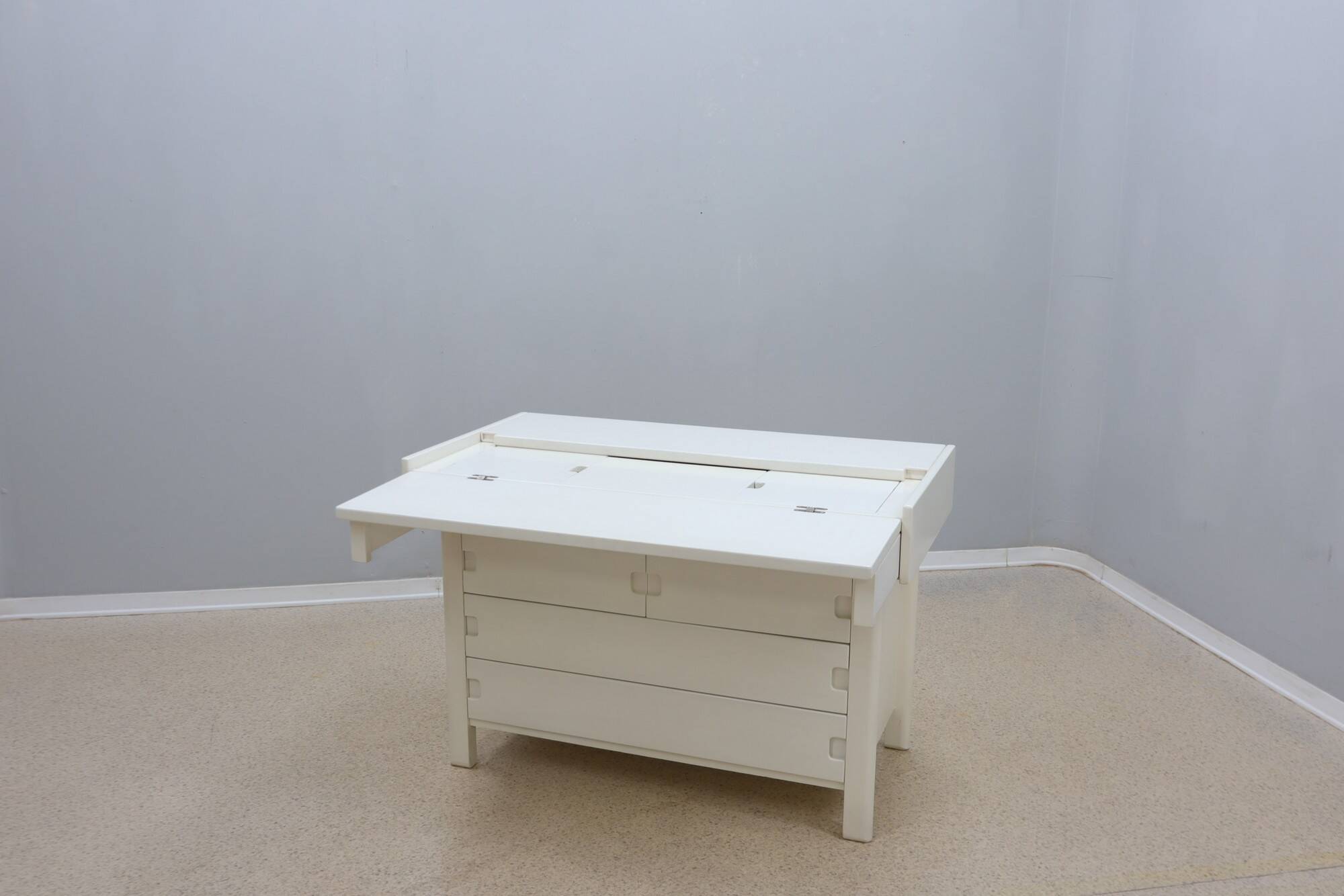 https://ilrestaurato.com/products/saporiti-vintage-chest-of-drawers-dressing-table-1970s