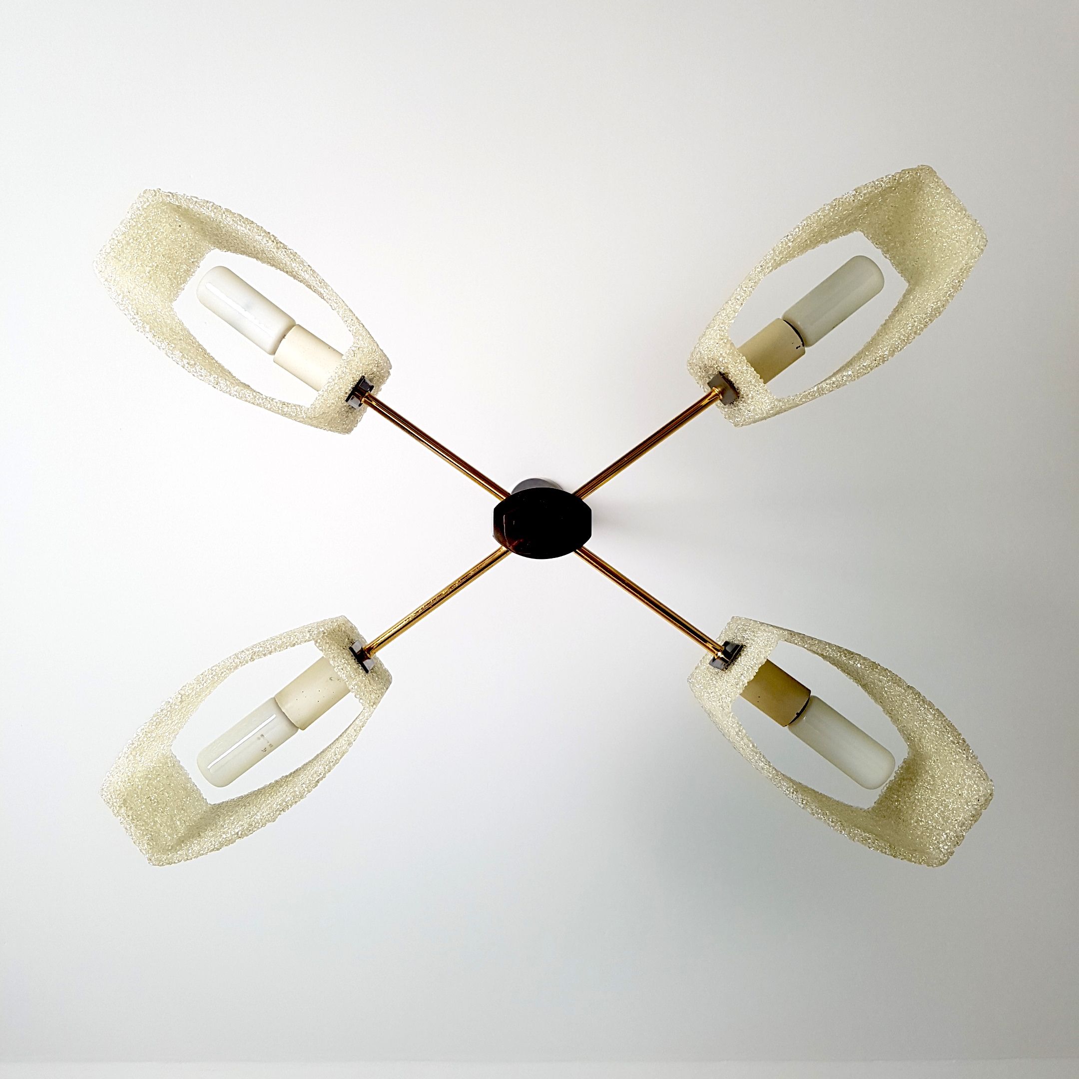 Lustre 4 feux en perspex, métal doré et chrome noir vintage