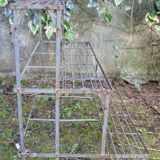 Florist in staircase jardniere