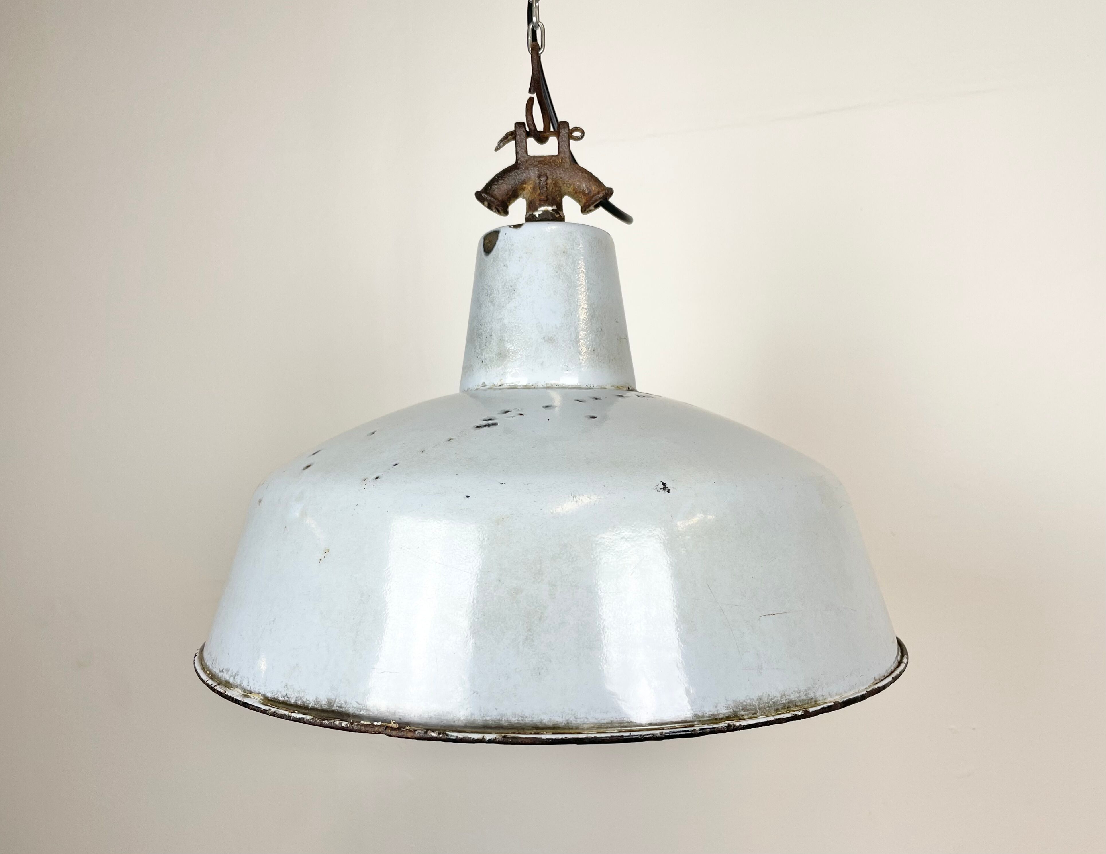 Industrial light grey enamel factory lamp with cast iron top, 1950s