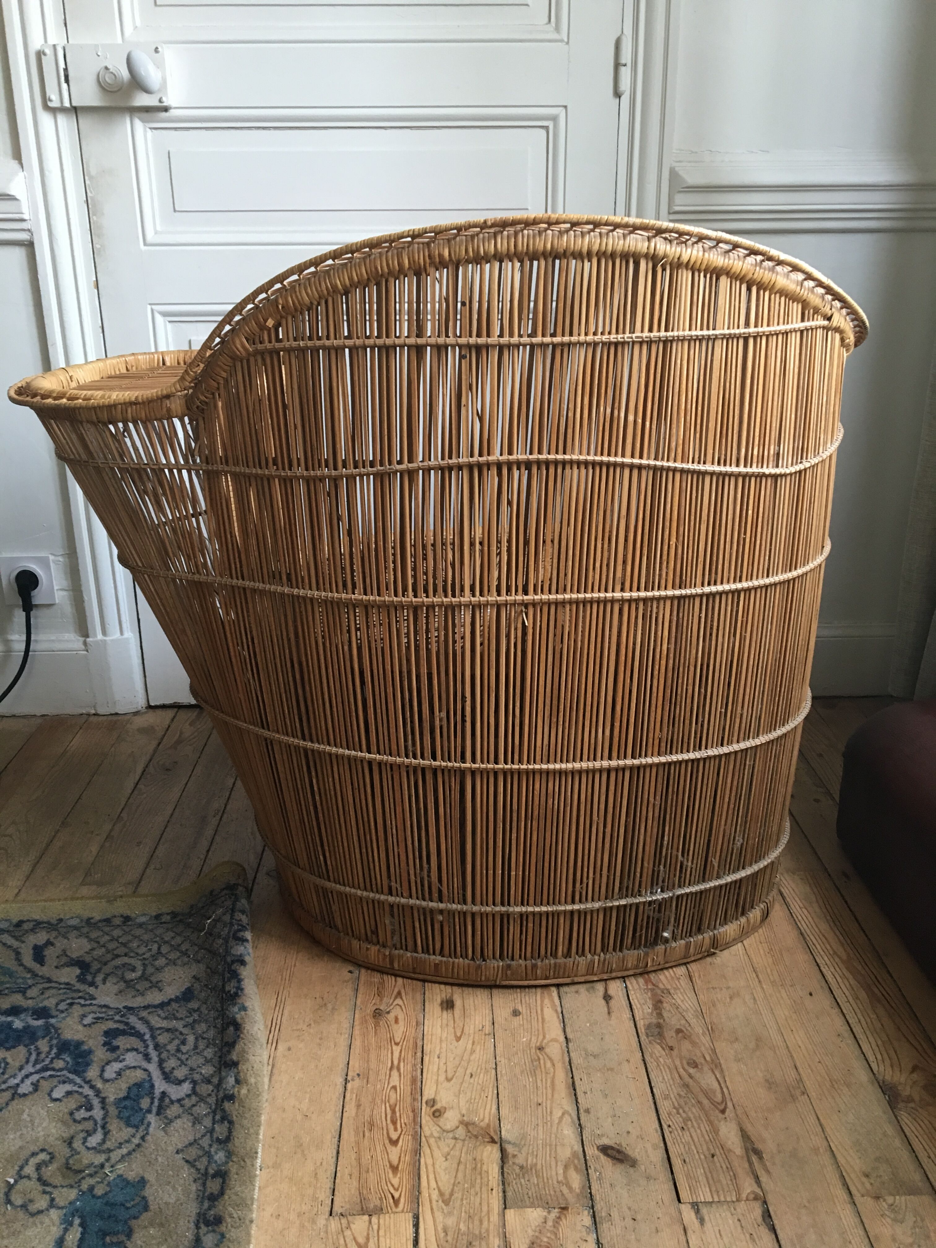 Rattan armchair with tablet